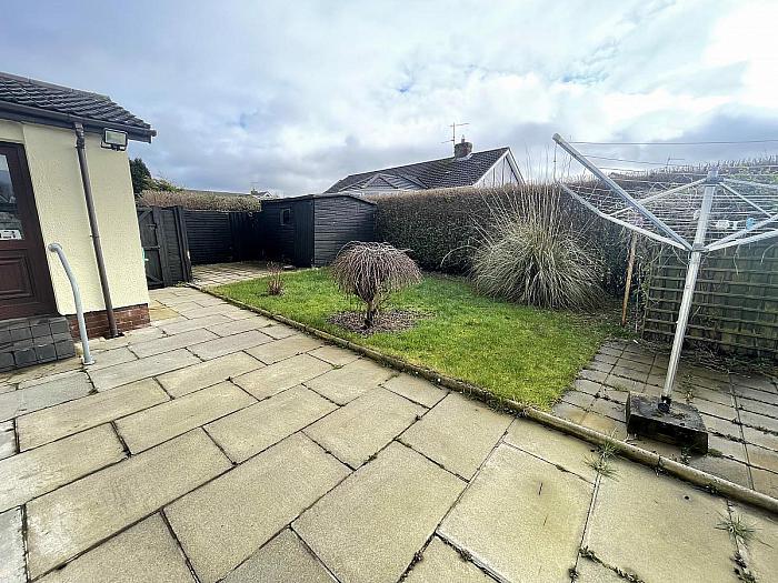 39 Annesborough Park