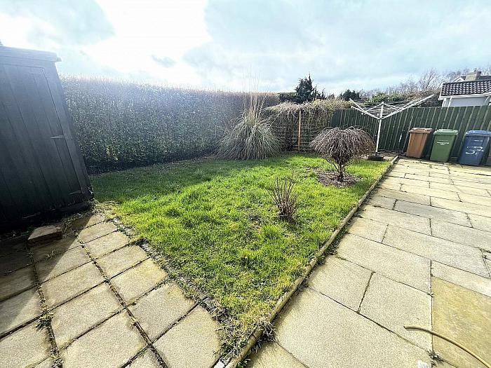 39 Annesborough Park