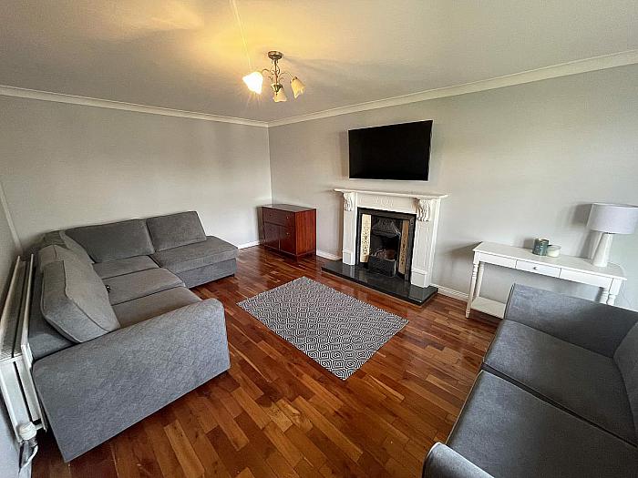 39 Annesborough Park
