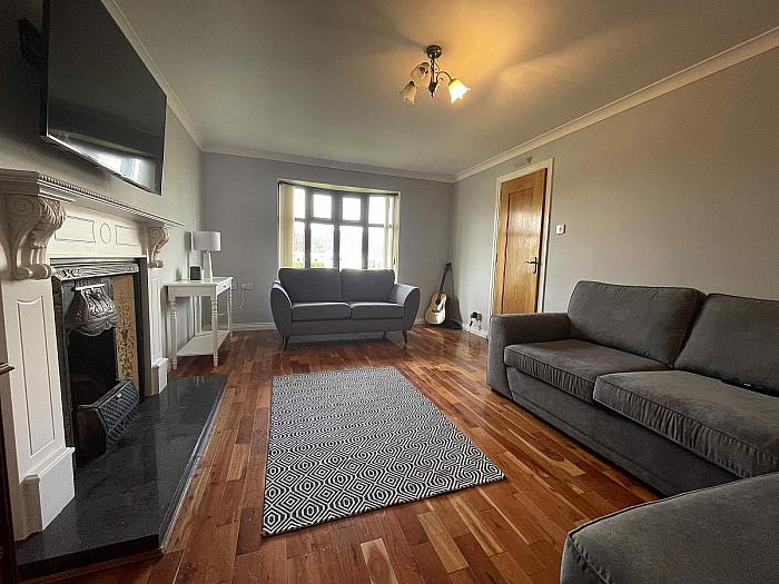 39 Annesborough Park