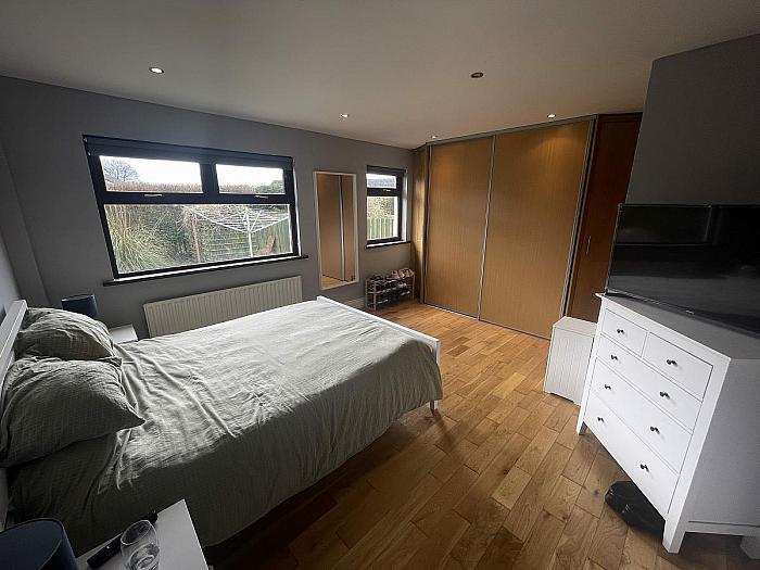 39 Annesborough Park