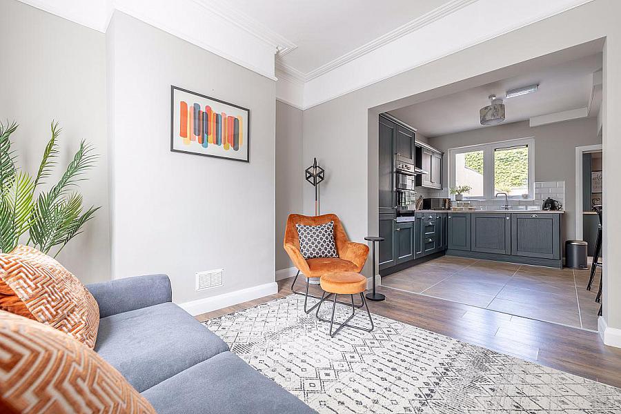 Room 1, 24 Windsor Avenue