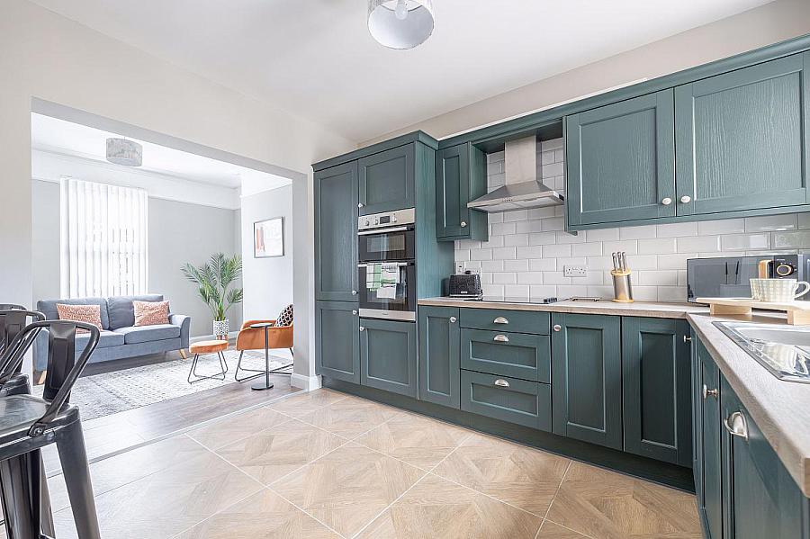 Room 1, 24 Windsor Avenue