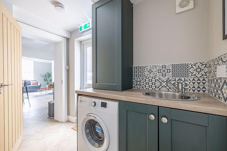 Room 1, 24 Windsor Avenue
