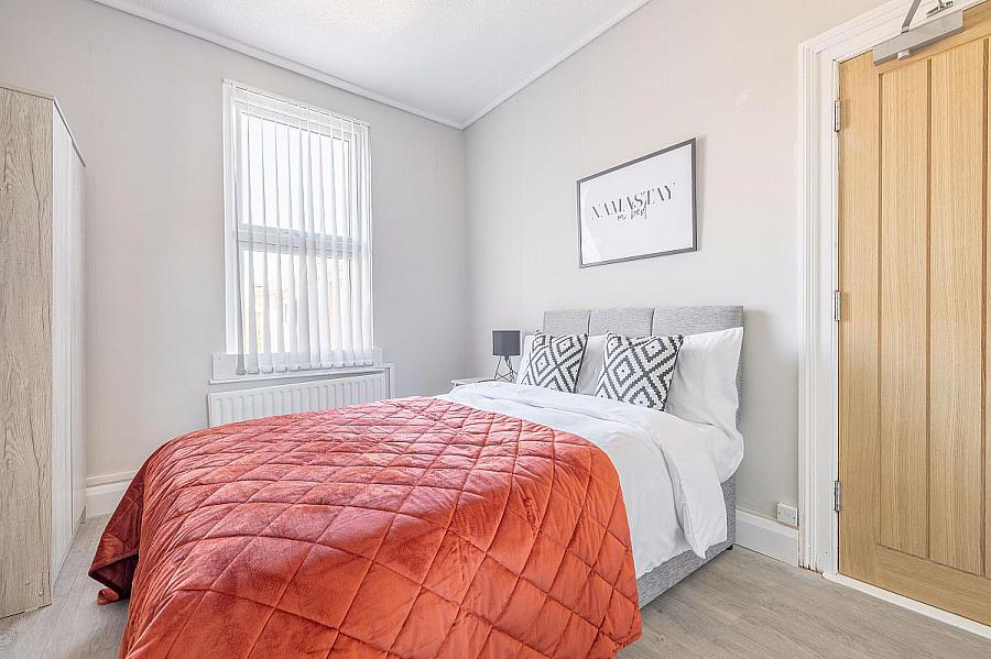 Room 1, 24 Windsor Avenue