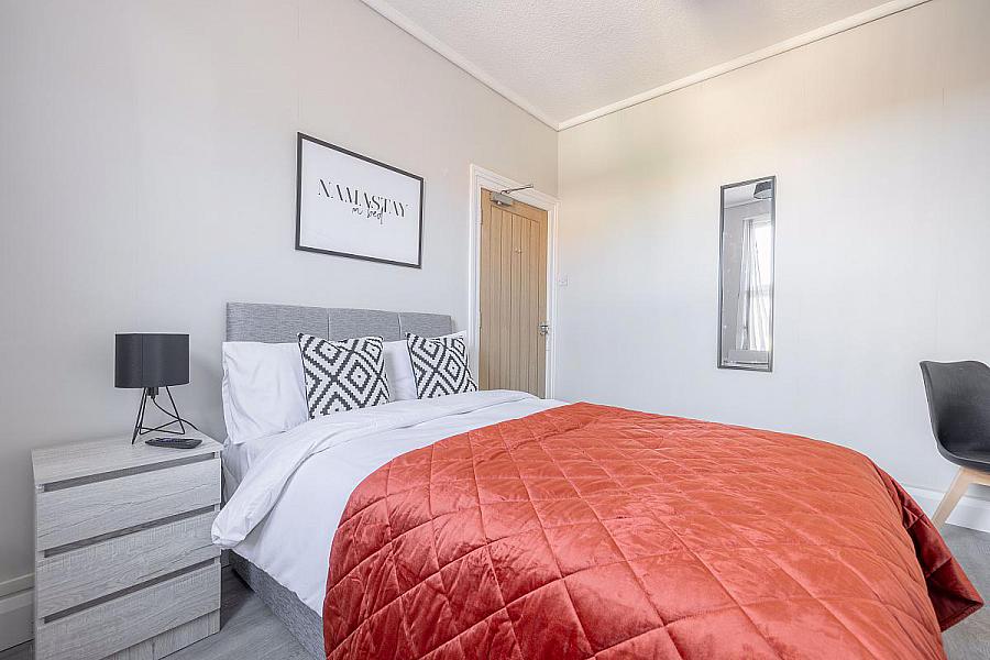 Room 1, 24 Windsor Avenue