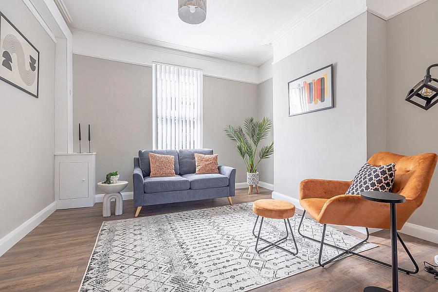 Room 1, 24 Windsor Avenue