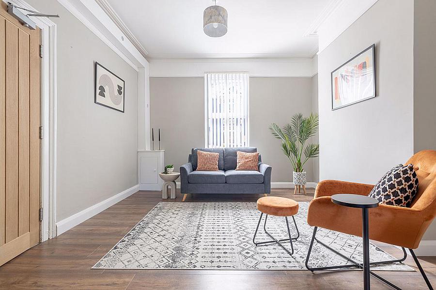 Room 1, 24 Windsor Avenue