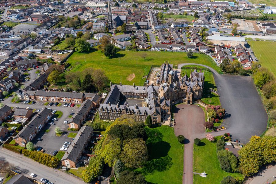 Room 3, 24 Windsor Avenue