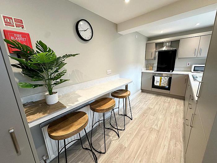 Room 5, 46 Portmore Street