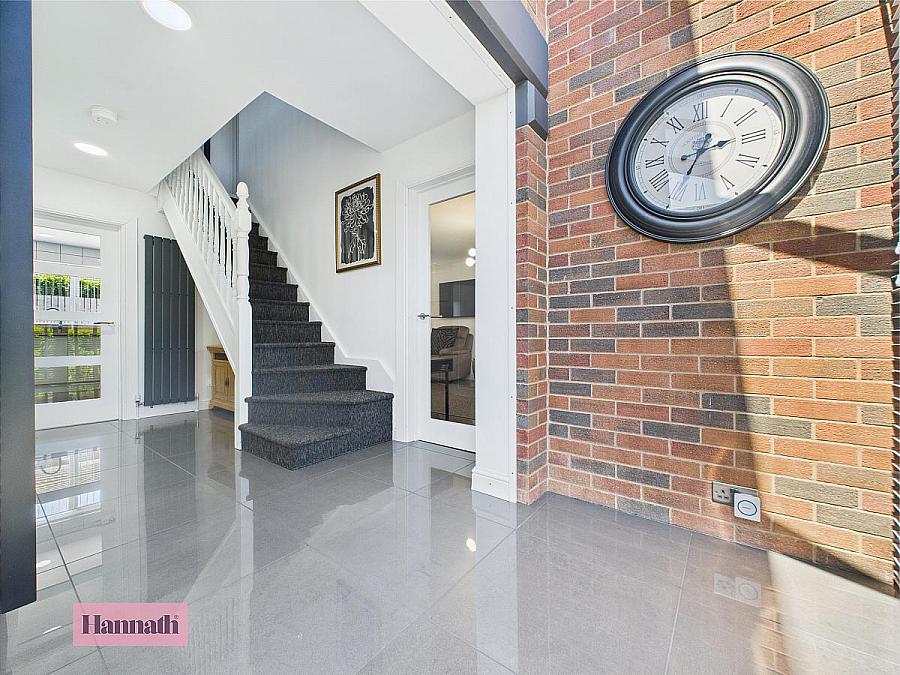 11 Selshion Manor