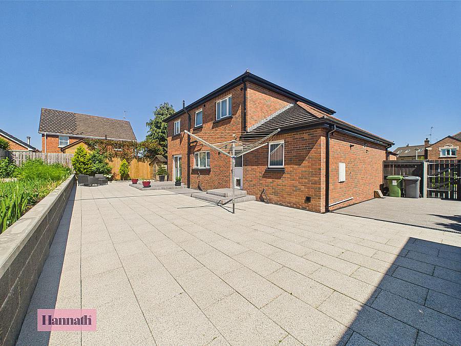 11 Selshion Manor