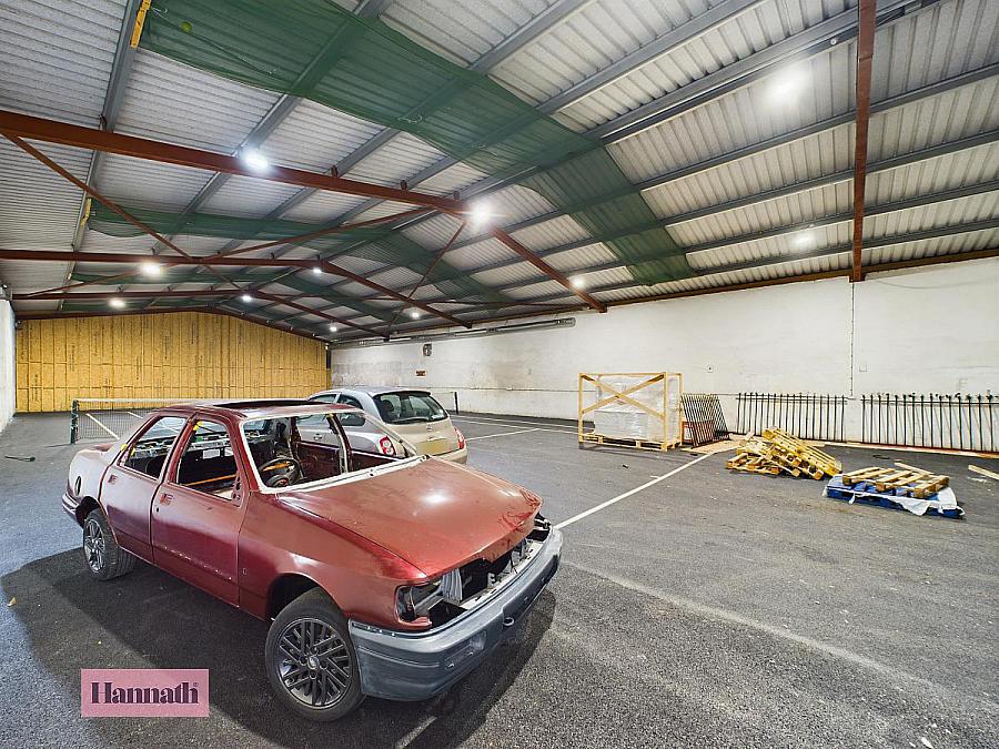 Unit 2a - 97 Mullalelish Road