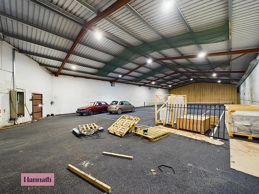Unit 2a - 97 Mullalelish Road