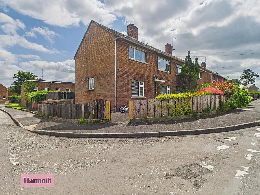 24 Woodside Green