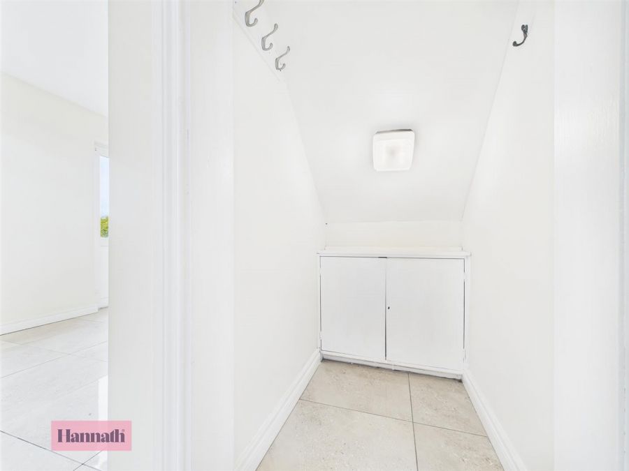 18 Manderley Court 18 Manderley Court