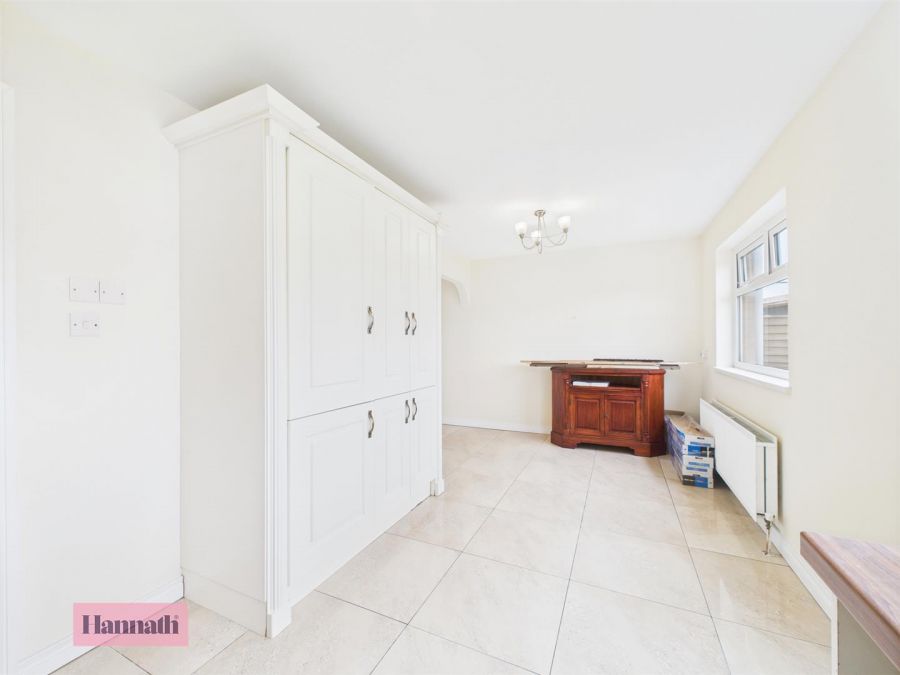 18 Manderley Court 18 Manderley Court