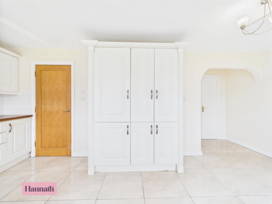 18 Manderley Court 18 Manderley Court