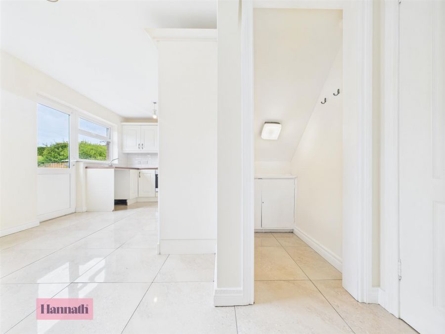 18 Manderley Court 18 Manderley Court