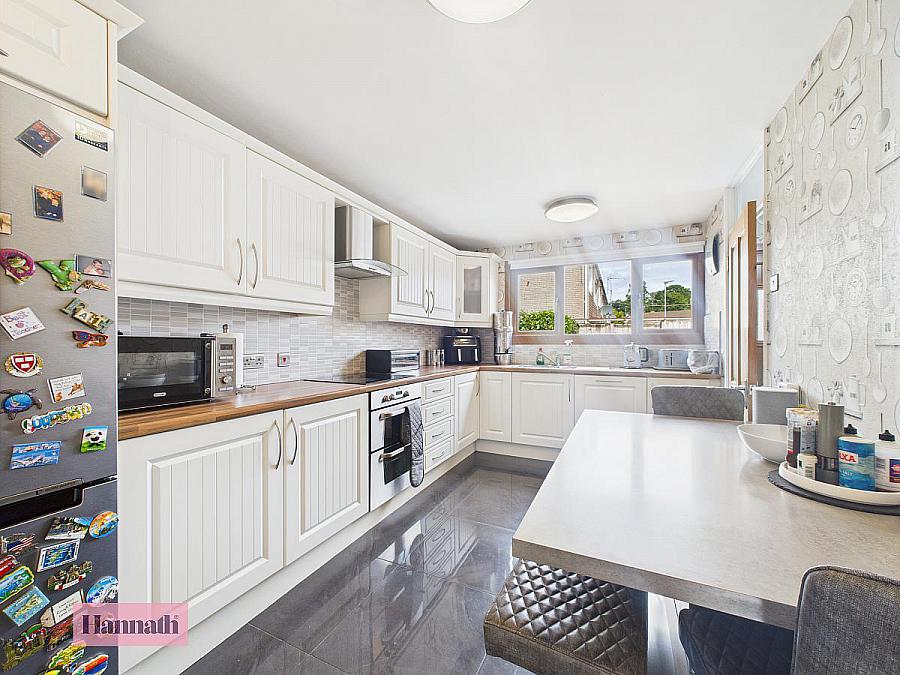 12 Abercorn Park
