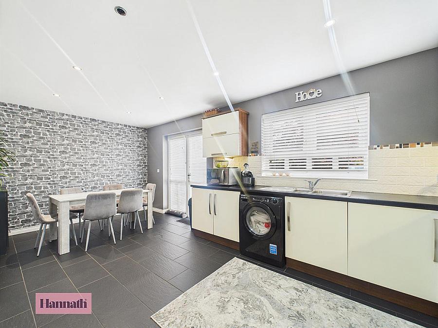 61 Bocombra Hill