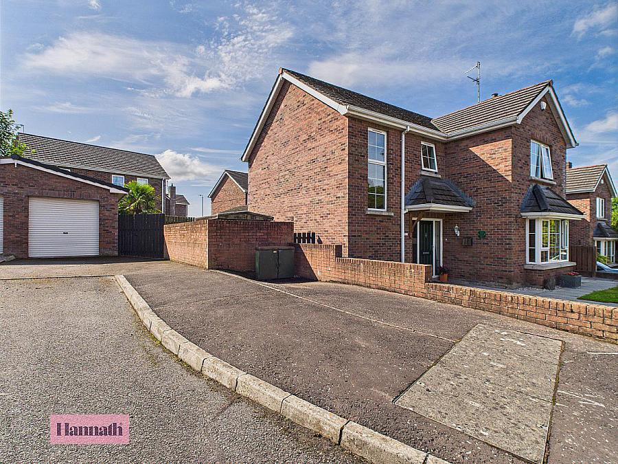 11 Hillcrest Mews