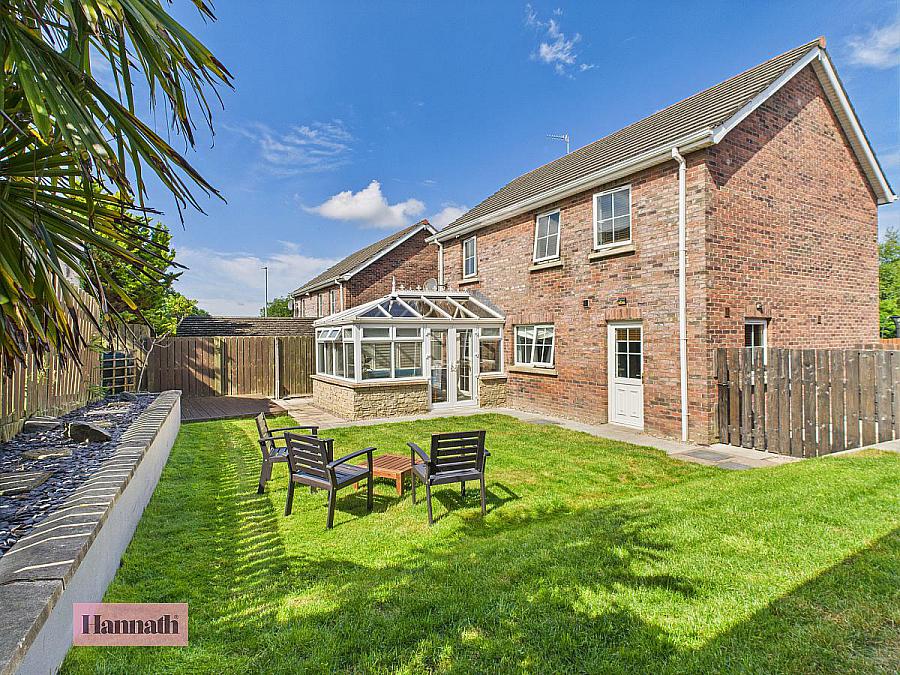 11 Hillcrest Mews