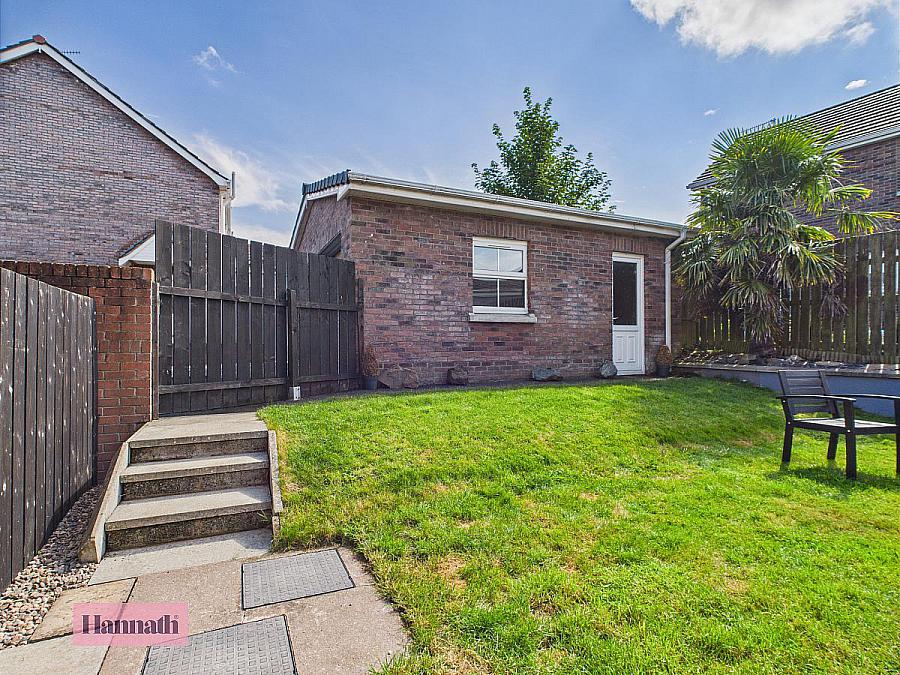 11 Hillcrest Mews