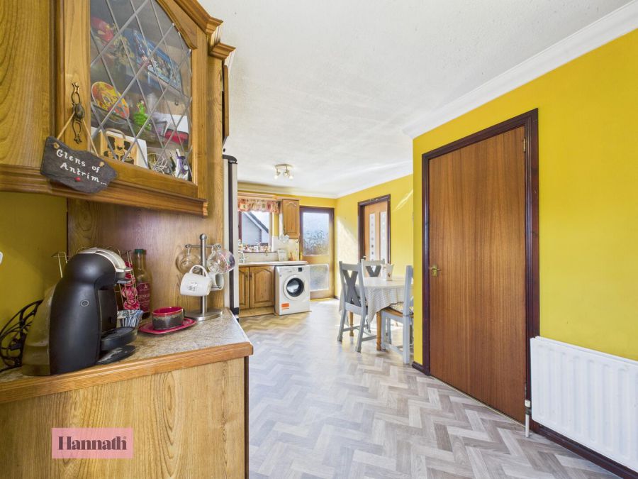 4 Breezemount Manor