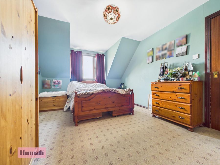 4 Breezemount Manor