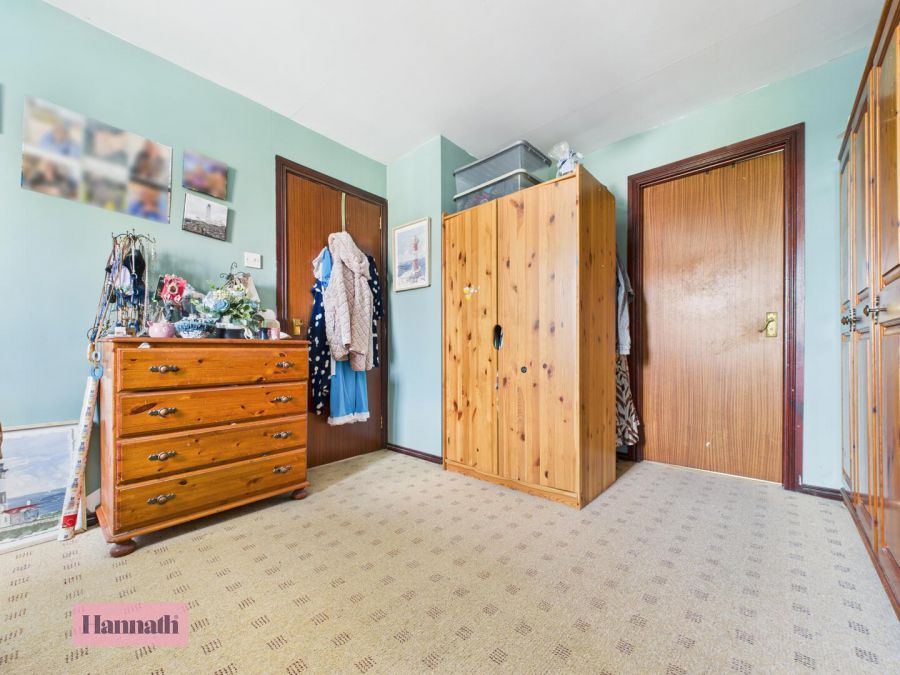 4 Breezemount Manor