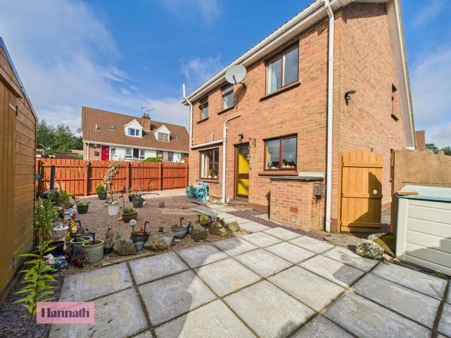 4 Breezemount Manor
