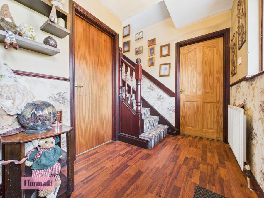 4 Breezemount Manor