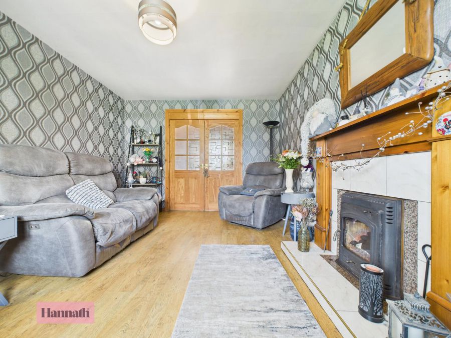 4 Breezemount Manor
