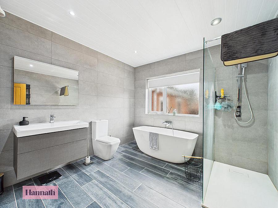 15 Sandringham Court