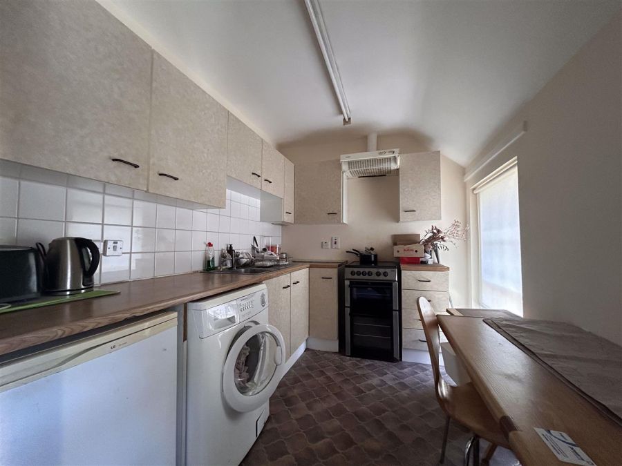 35B Upper English Street