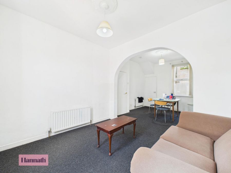 16 Mourneview Street