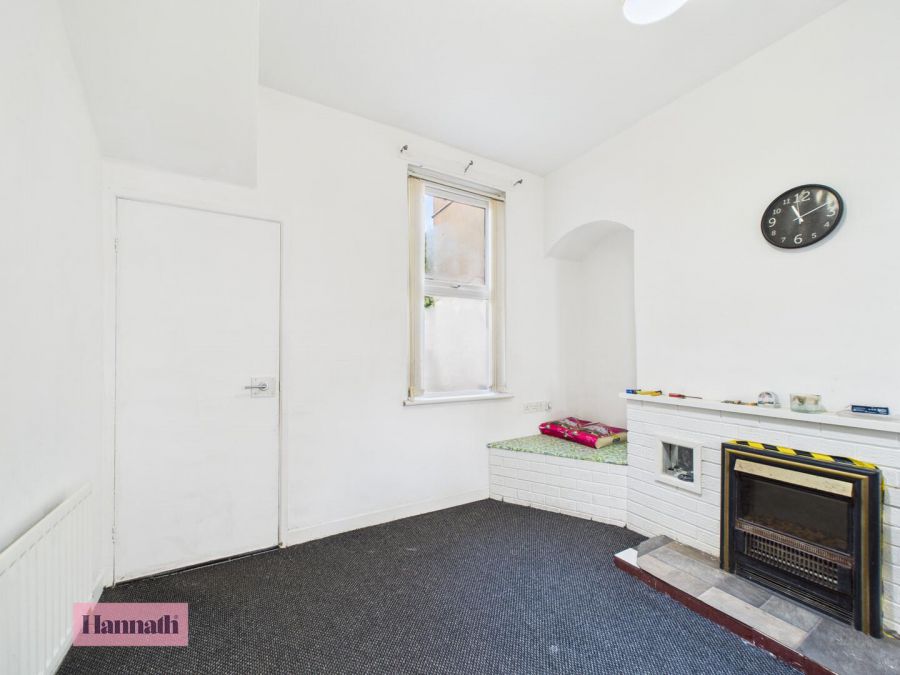 16 Mourneview Street