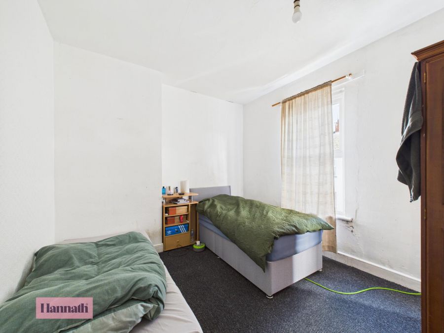 16 Mourneview Street