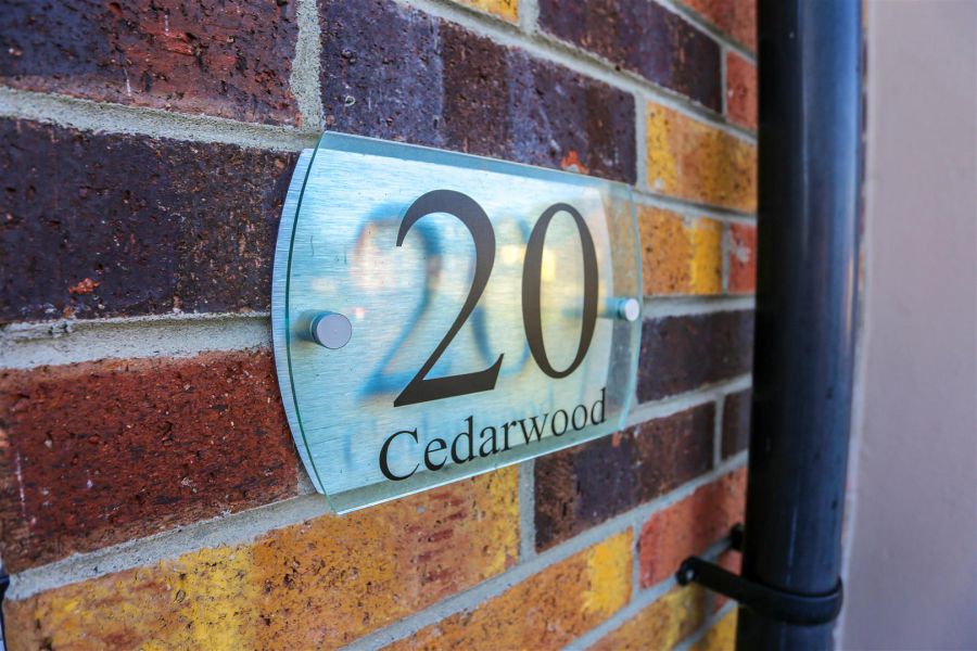 20 Cedar Wood