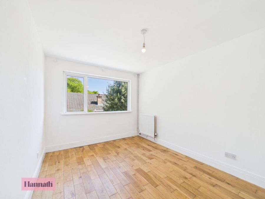 6 Glenhill Park