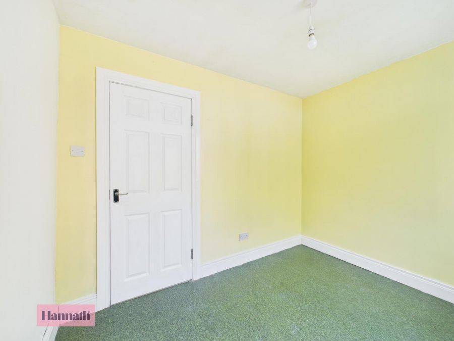 6 Glenhill Park