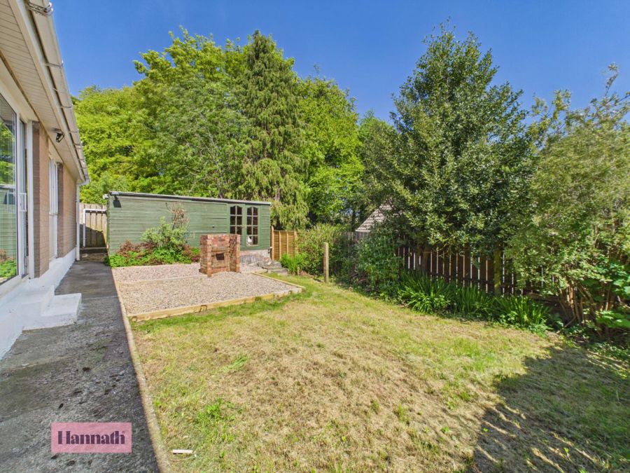 6 Glenhill Park