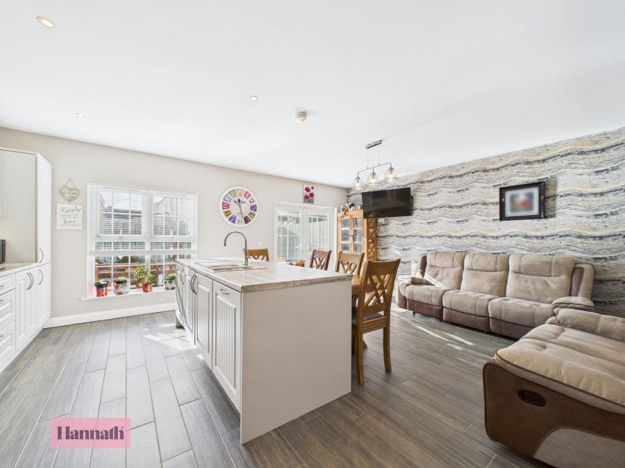 32 Mount Hall Grange