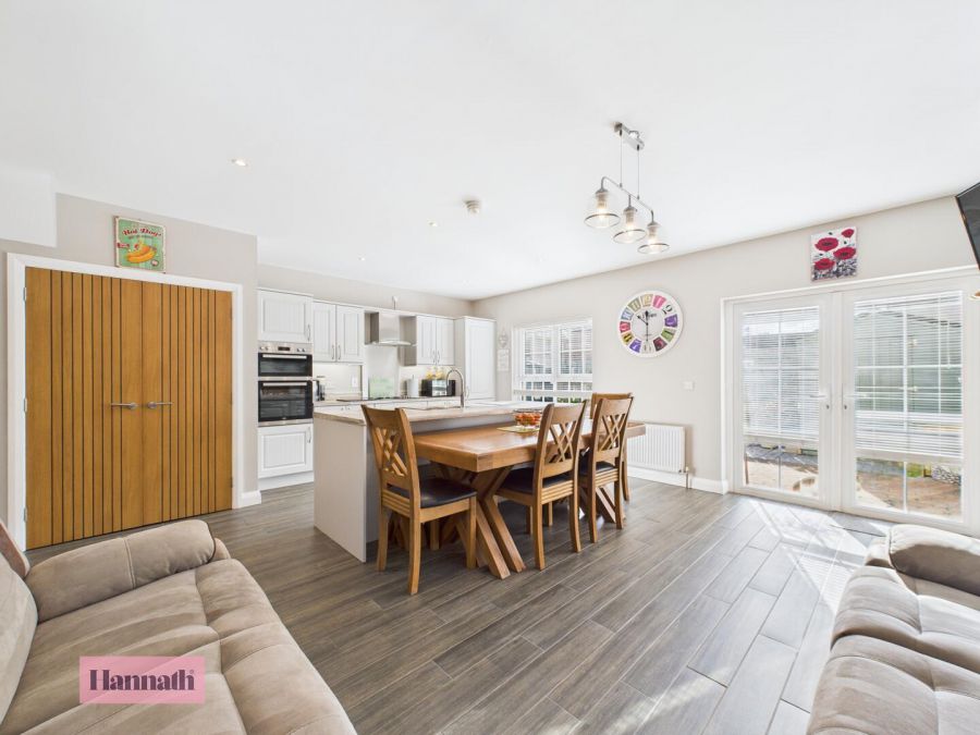 32 Mount Hall Grange
