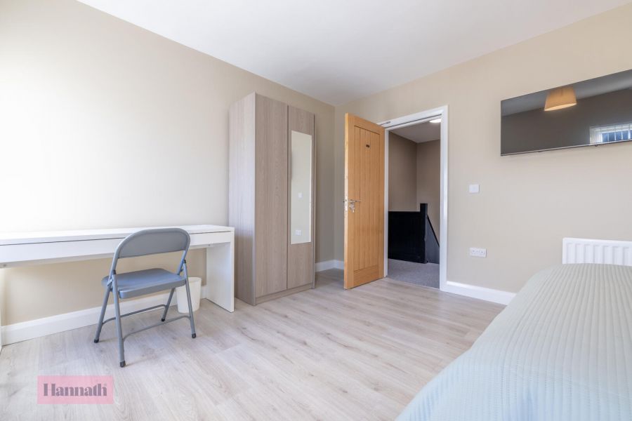 Room 5, 90 Hill Street