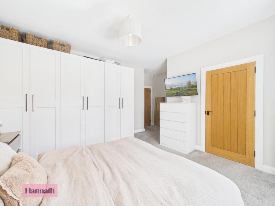 7 Roslyn Meadows