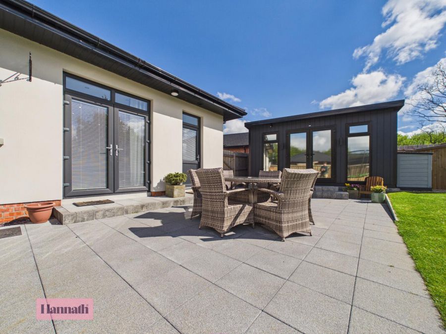 7 Roslyn Meadows