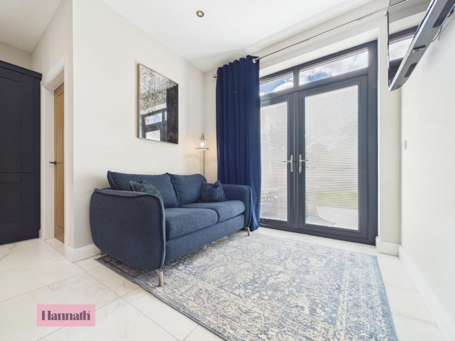 7 Roslyn Meadows
