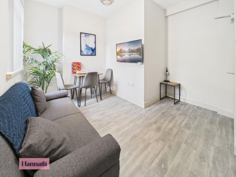 Room 2 156 Thomas Street